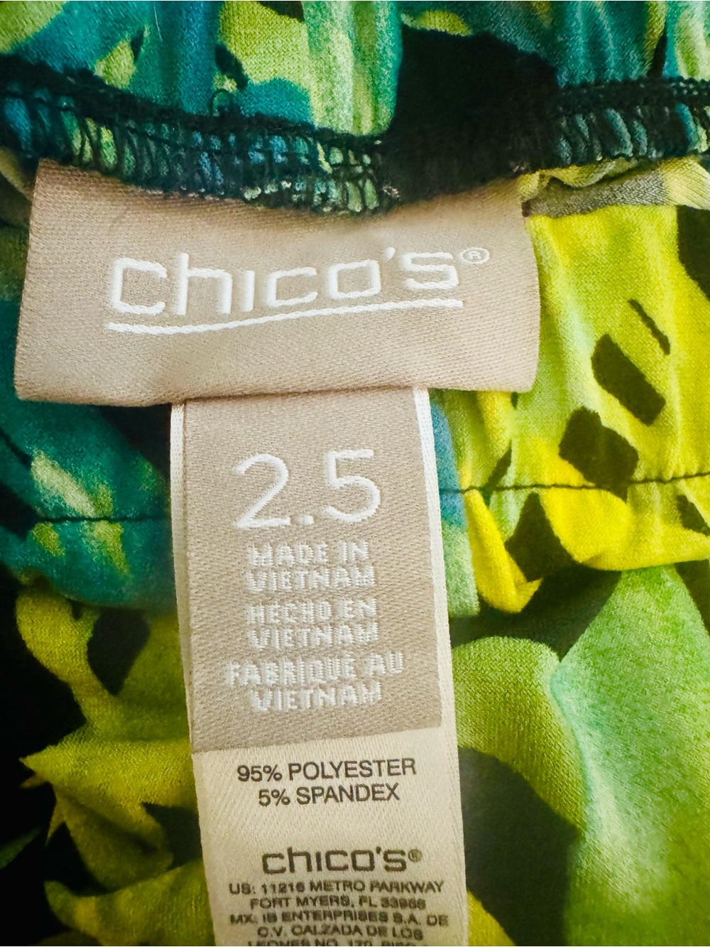 Chico’s Women's Tropical Print 2 Piece Set Top/Pants - Picture 12 of 12